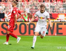 汉堡边锋尼古尔凯快马加速，主场扳平莱比锡红牛的简单介绍